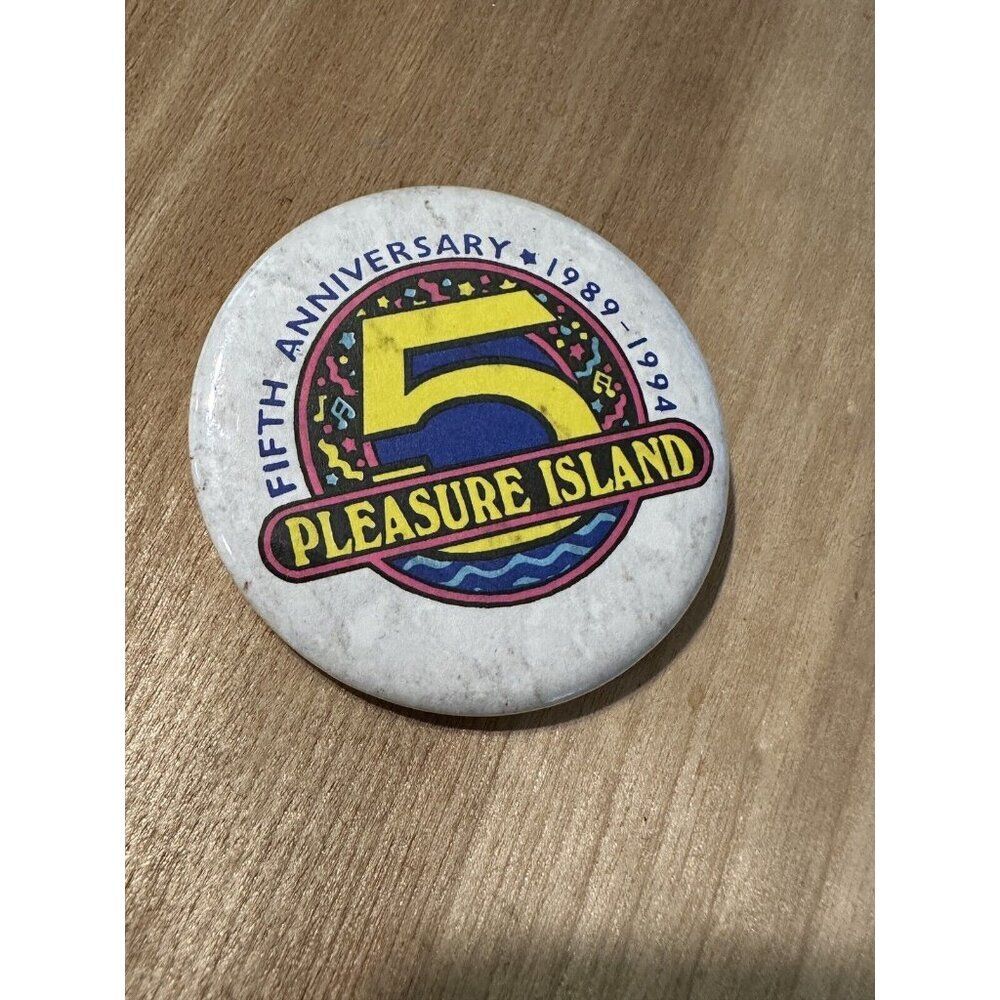 vintage Walt Disney world pin badge 5th Anniversary pleasure island